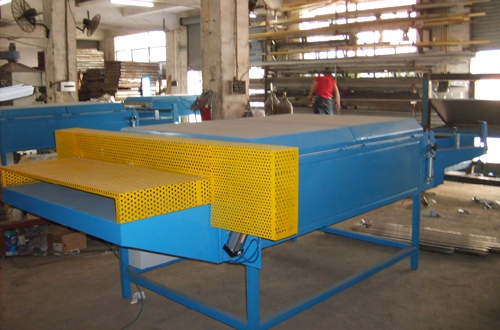 自动带刀拉伸机